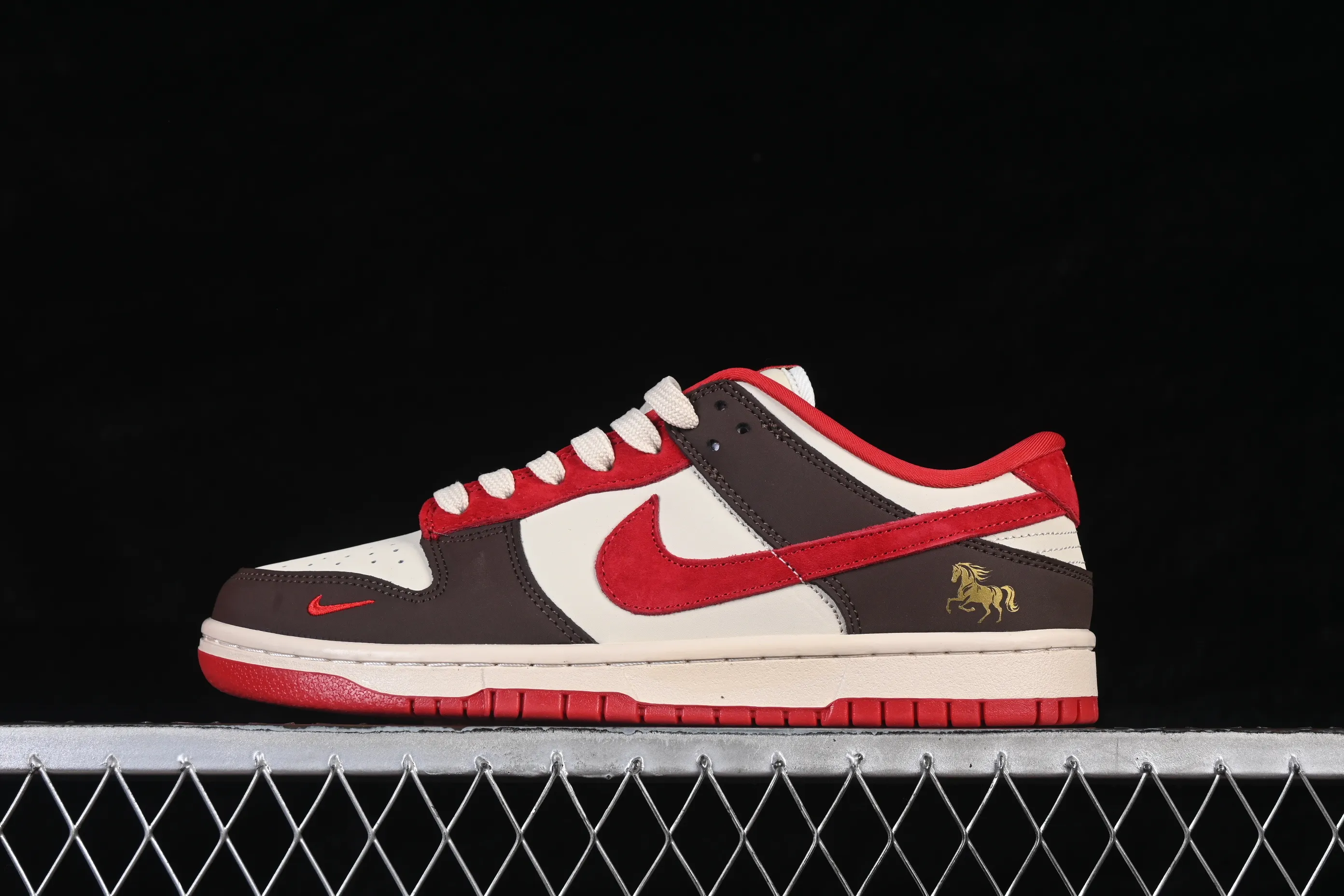 All categories Nk SB Dunk Series Nk SB Dunk Low High-end customized low-top sneakers Nike SB Dunk Low Year of the Horse limited edition white coffee red high-end customized low-top casual sneakers YF9511-927